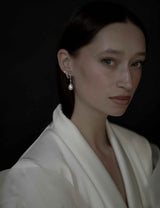 BRAUT OHRRINGE - SCULPTURAL LINE PEARL