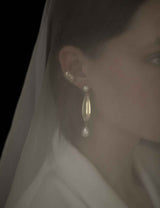 BRAUT OHRRINGE - SCULPTURAL PEARL STATEMENT